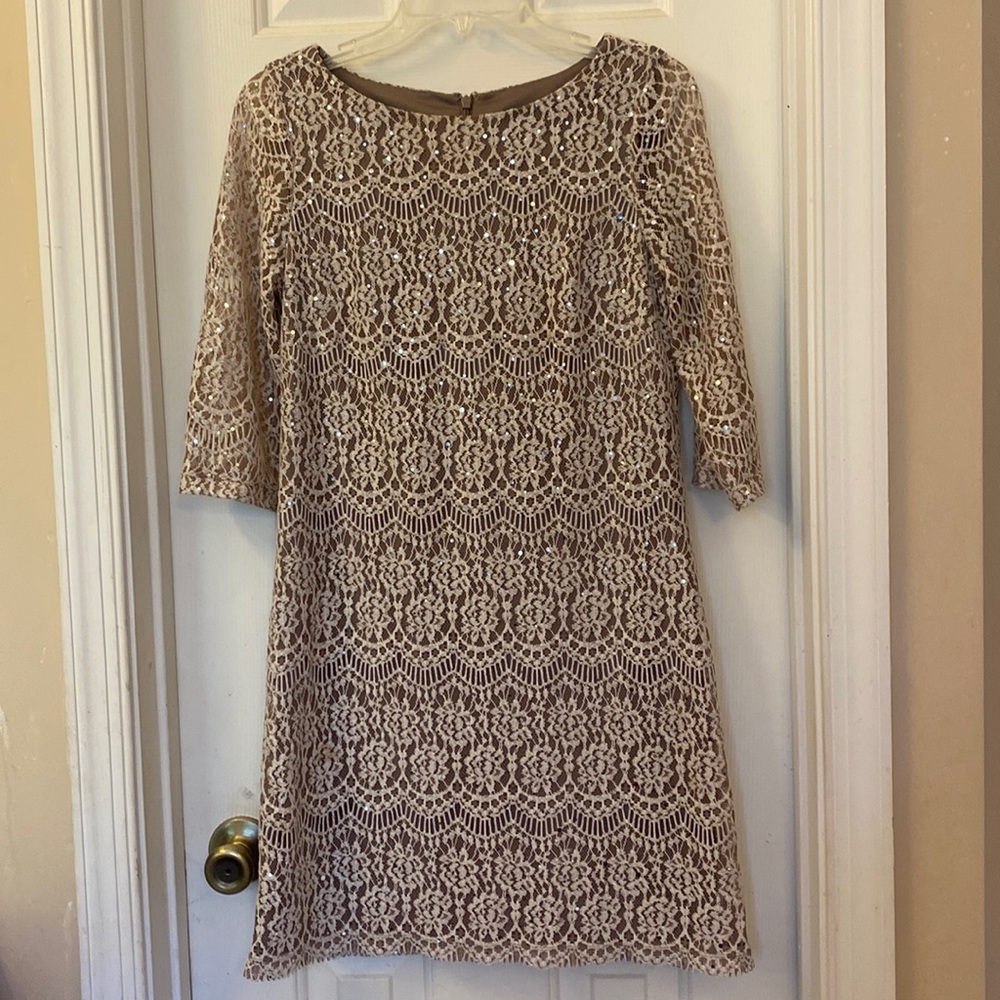 6P Jessica Howard beige party dress.